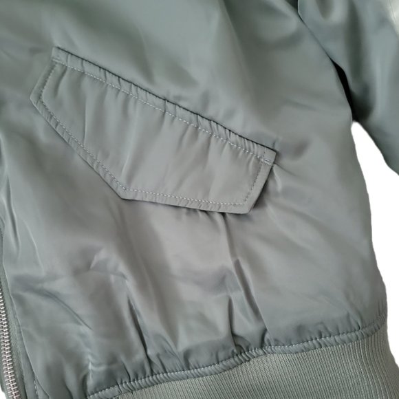 LOVE TREE Olive Jacket Size Medium two pockets + one pocket on the left arm NEW - Picture 4 of 7